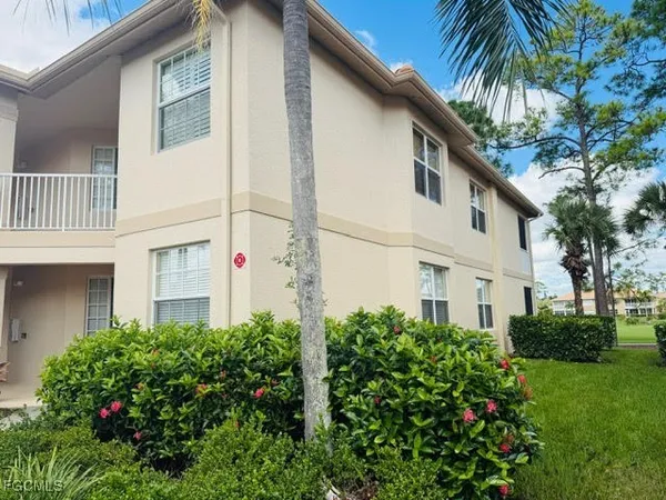 $324,900 | 3977 Bishopwood Court East, Unit 203, Naples, FL 34114