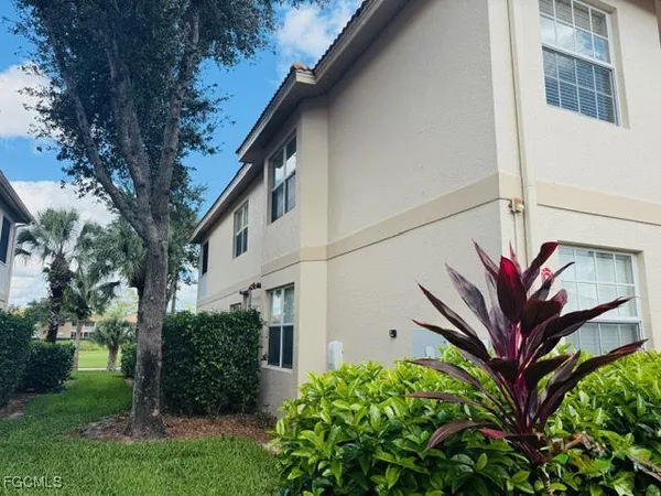 $324,900 | 3977 Bishopwood Court East, Unit 203, Naples, FL 34114