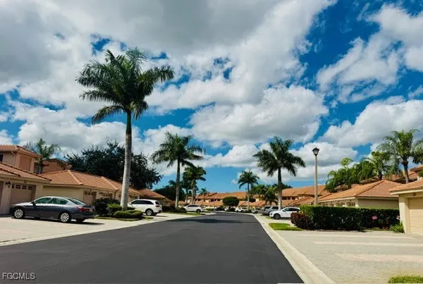 $324,900 | 3977 Bishopwood Court East, Unit 203, Naples, FL 34114