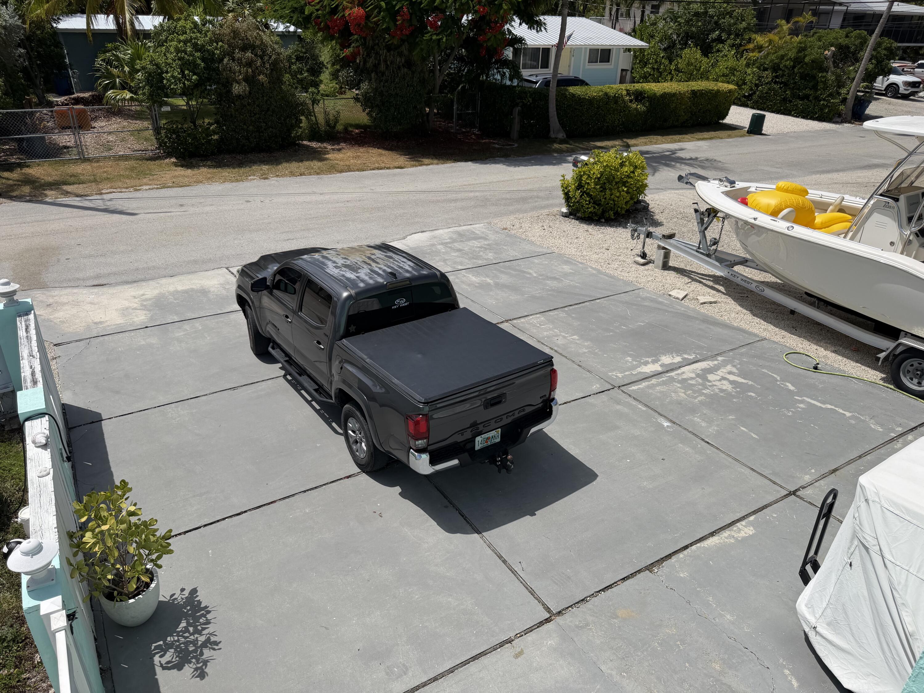 322 3rd Road Key Largo, FL 33037 - Photo 14 of 58 Additional Parking on 3rd Road