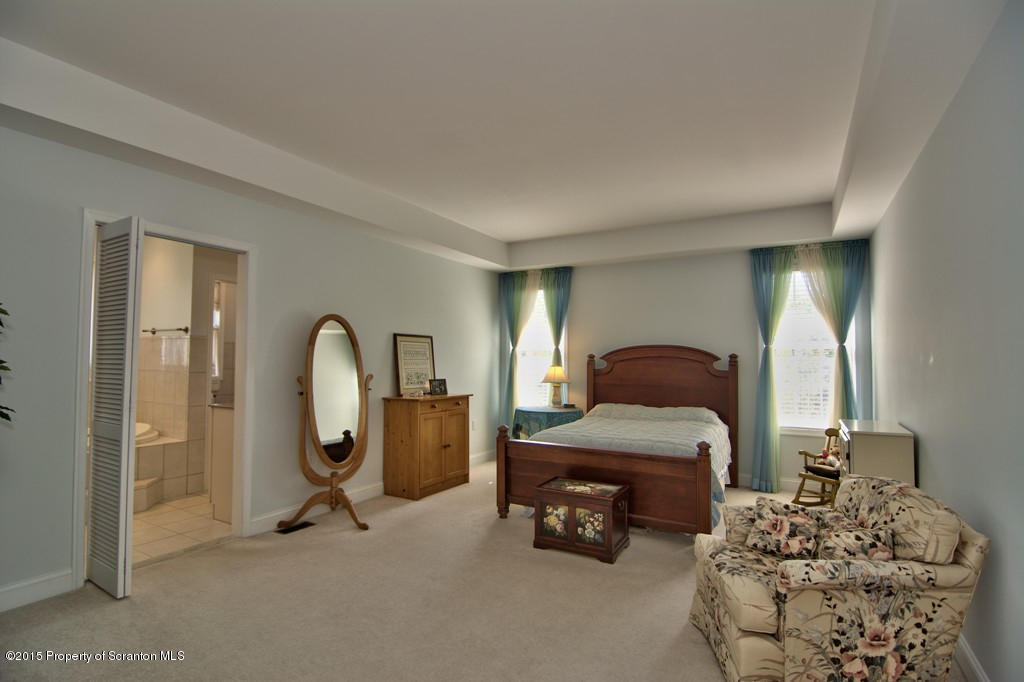 808 Saddle Loop Road Clarks Summit, PA 18411 - Photo 12 of 58 Gallery Image 12