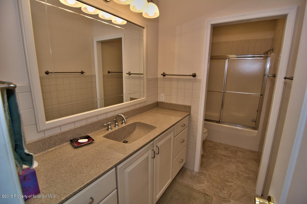 808 Saddle Loop Road Clarks Summit, PA 18411 - Photo 17 of 58 Gallery Image 17