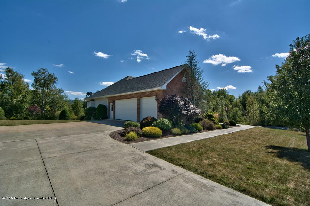 808 Saddle Loop Road Clarks Summit, PA 18411 - Photo 49 of 58 Gallery Image 49