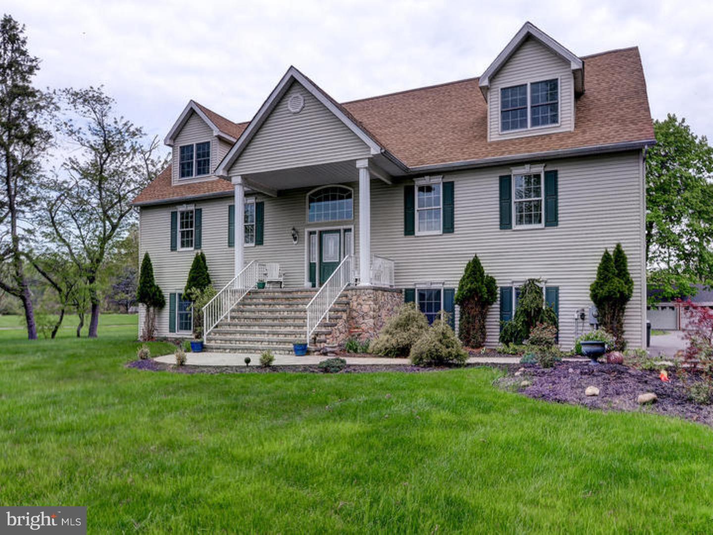 129 Dey Road Cranbury, NJ 08512 - Photo 1 of 25 Gallery Image 1