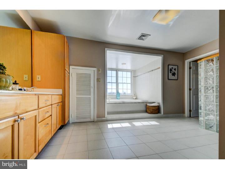 129 Dey Road Cranbury, NJ 08512 - Photo 18 of 25 Gallery Image 18
