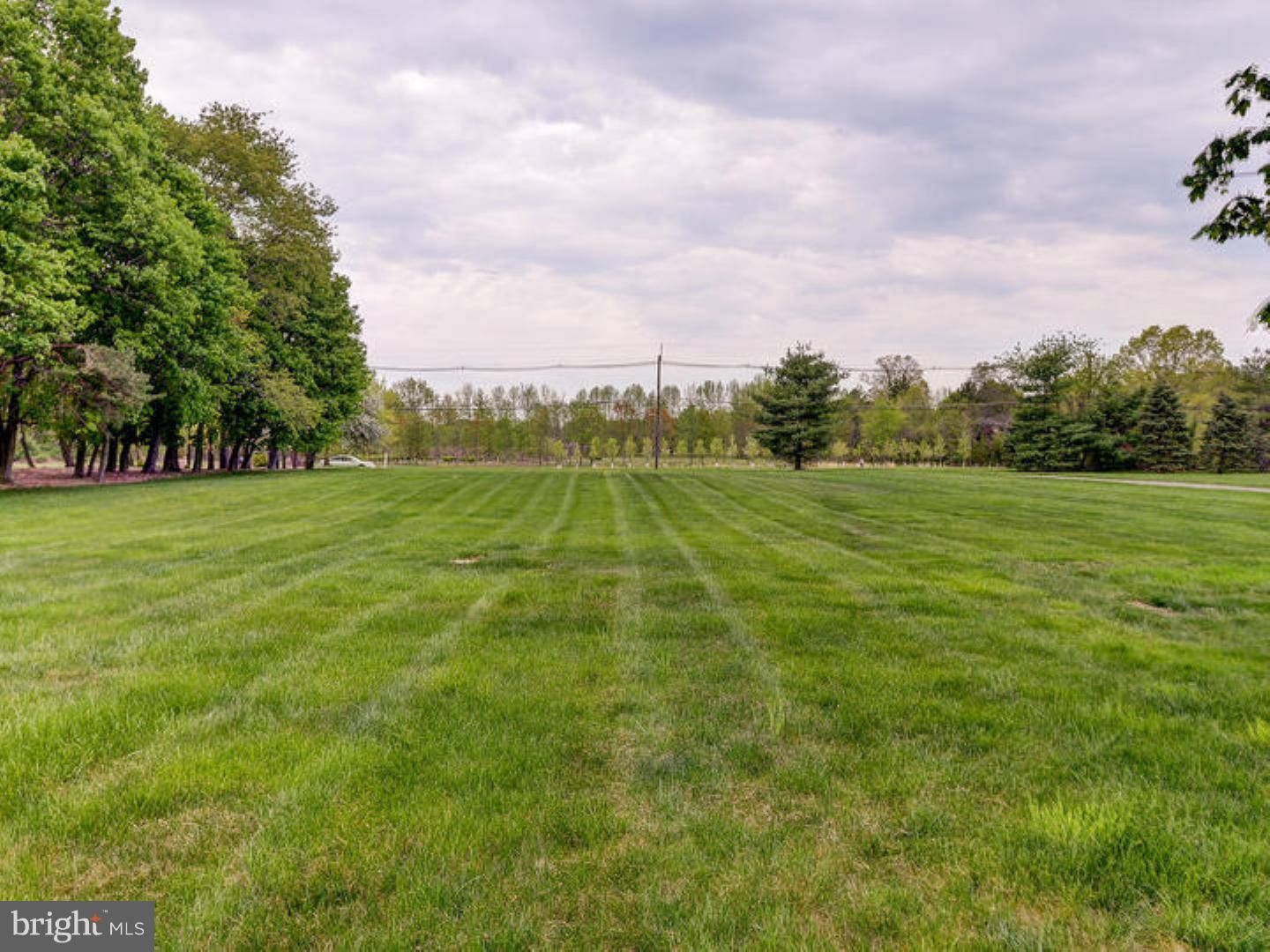 129 Dey Road Cranbury, NJ 08512 - Photo 23 of 25 Gallery Image 23