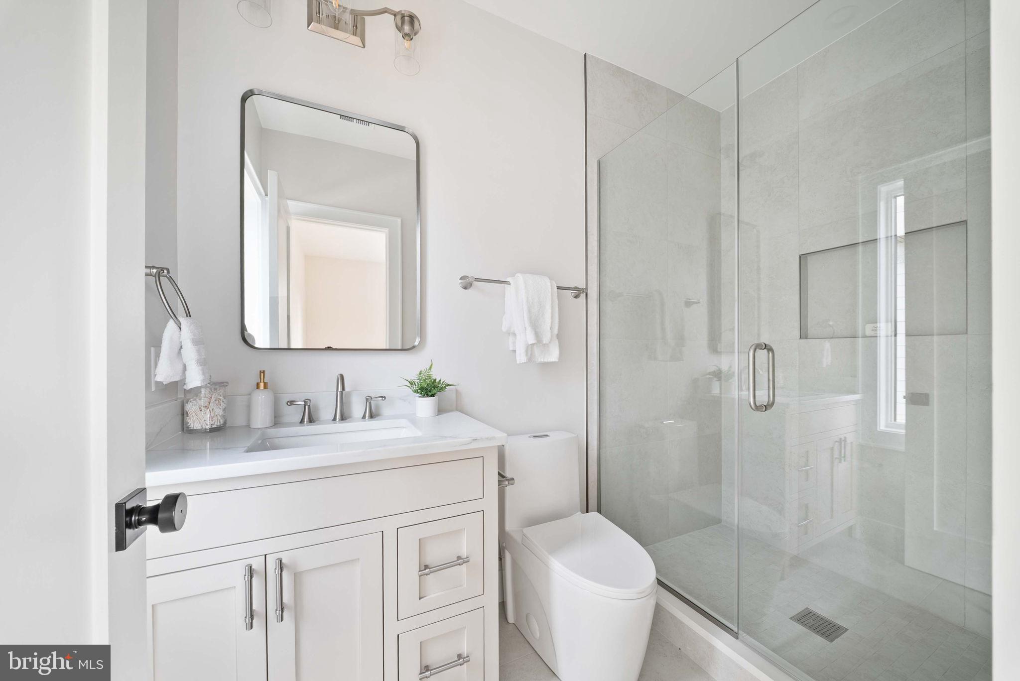 5203 Sangamore Road Bethesda, MD 20816 - Photo 42 of 60 Bathroom 4 (en suite)