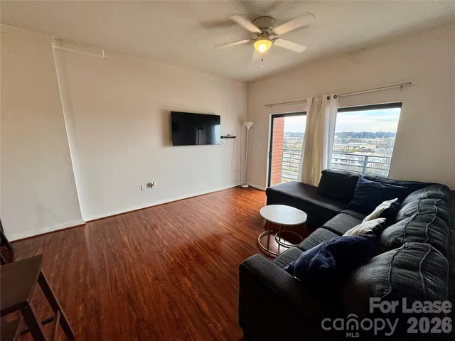 $1,549 | 715 North Church Street, Unit 712, Charlotte, NC 28202