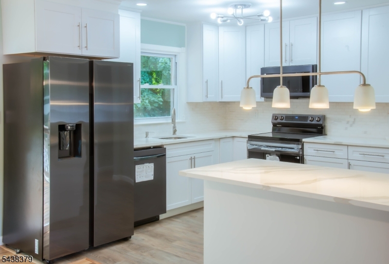 504 Edith Road Landing, NJ 07850 - Photo 12 of 28