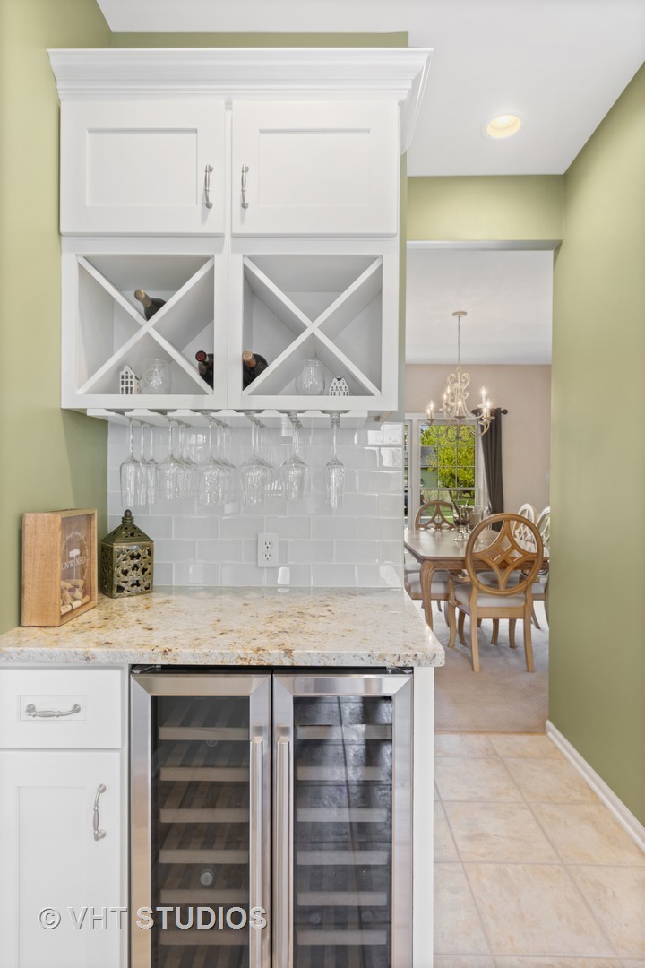 39W196 Bartelt Road Geneva, IL 60134 - Photo 9 of 23