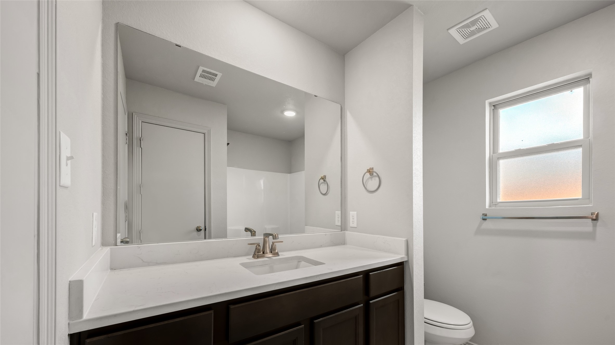 1643 Lucky Street Bryan, TX 77803 - Photo 13 of 14 **Photos are sample photos of similar plan. Colors and features might vary**