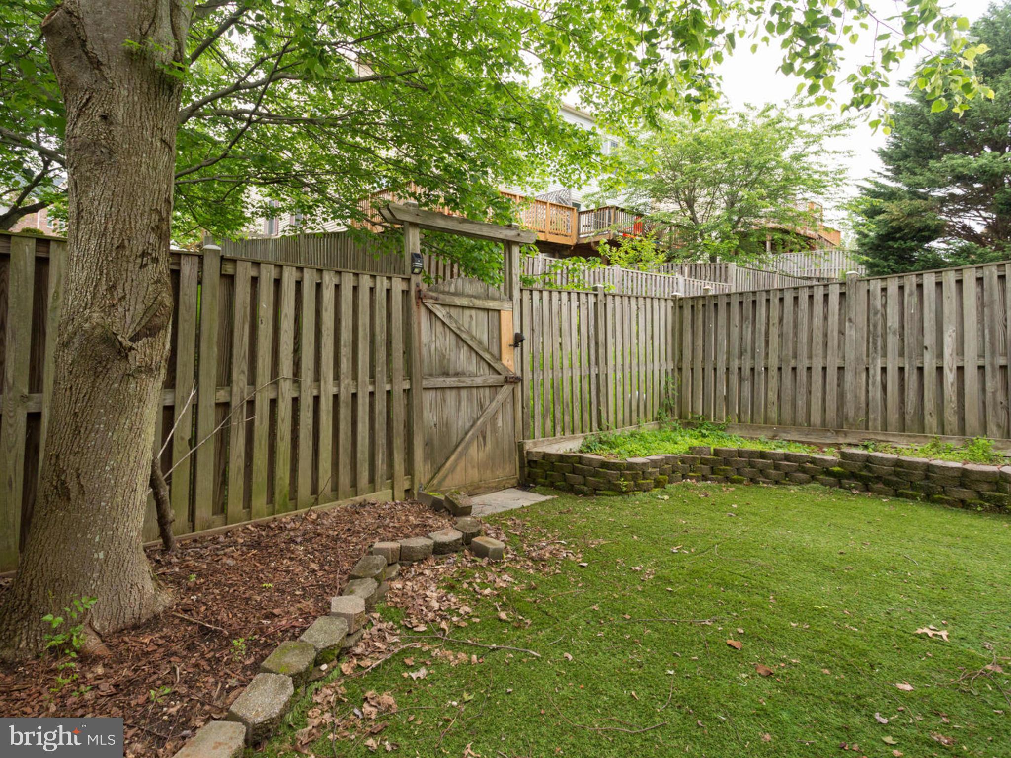 6421 English Ivy Way Springfield, VA 22152 - Photo 27 of 27 Exterior (Rear)