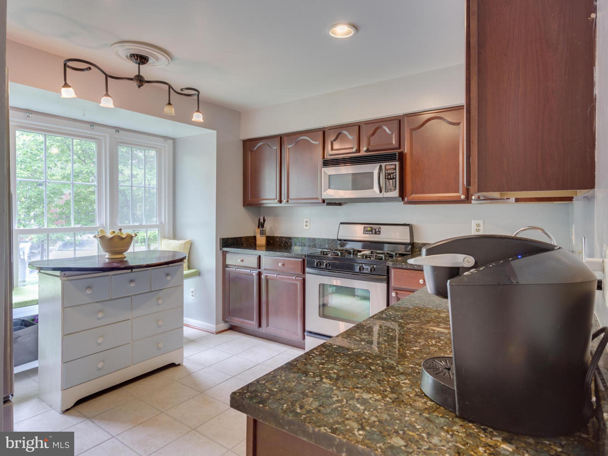 6421 English Ivy Way Springfield, VA 22152 - Photo 4 of 27 Kitchen