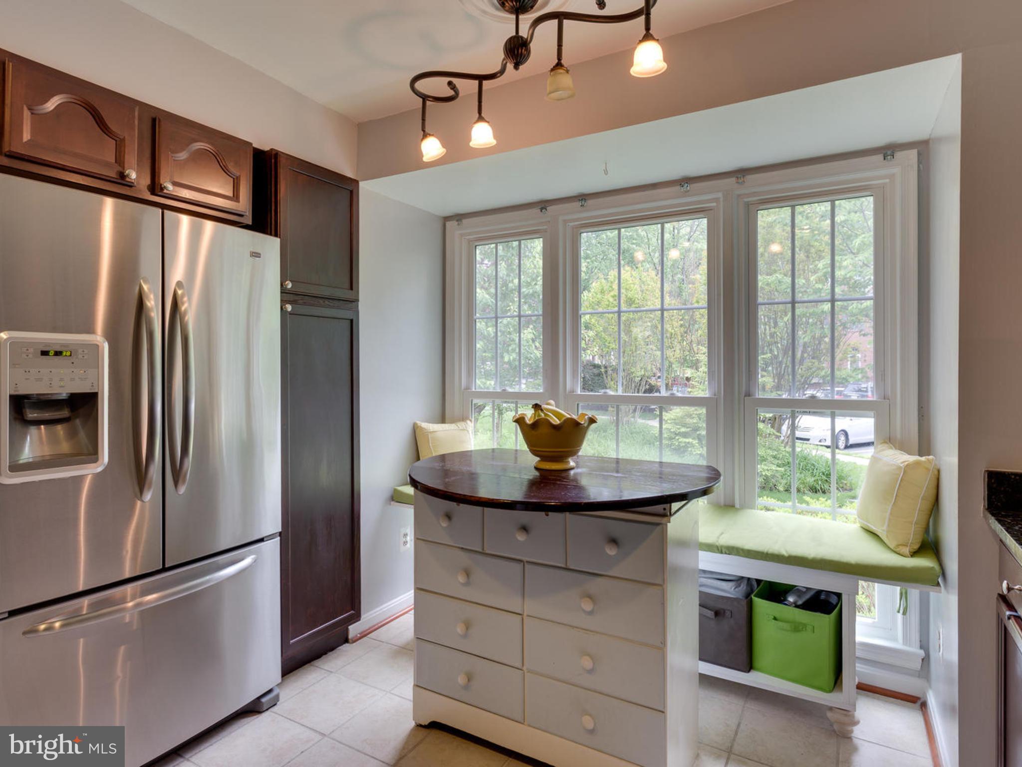 6421 English Ivy Way Springfield, VA 22152 - Photo 5 of 27 Kitchen