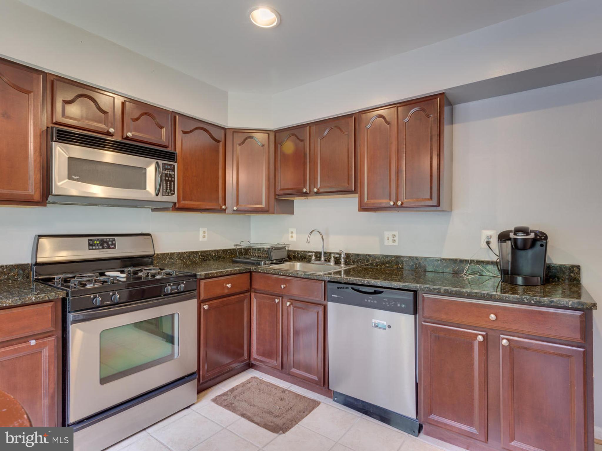 6421 English Ivy Way Springfield, VA 22152 - Photo 6 of 27 Kitchen