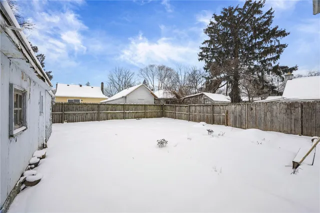 $179,900 | 203 Pinehill Drive, Irondequoit, NY 14622