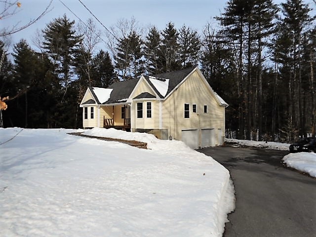 14 Harvest Road Chichester, NH 03258 - Photo 1 of 33 Gallery Image 1