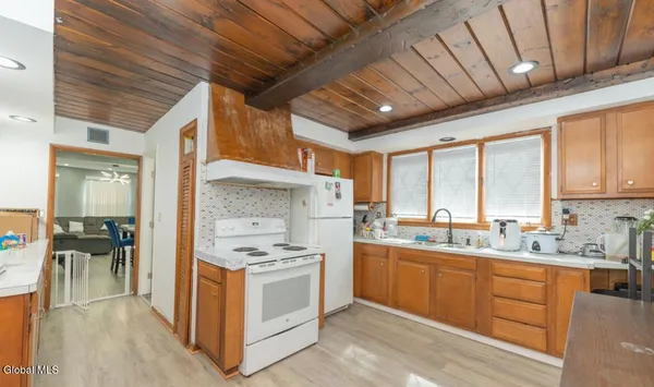 $1,500 | 1410 Stanford Street, Schenectady, NY 12308