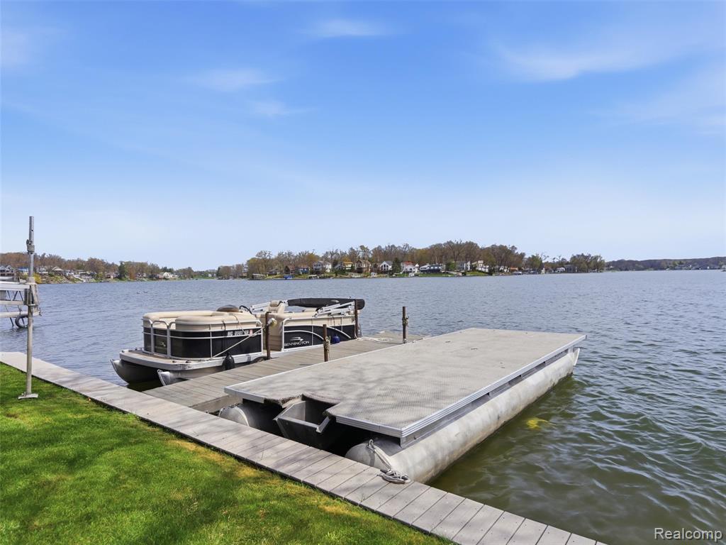16342 Stages Island Fenton, MI 48430 - Photo 33 of 42