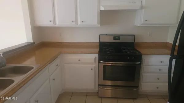 $565,000 | 12301 Runnymede Street, Unit 3, North Hollywood, CA 91605