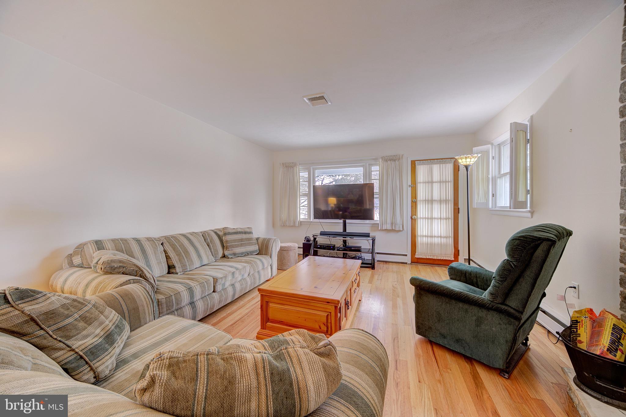 2224 Pennington Road Ewing, NJ 08638 - Photo 4 of 35