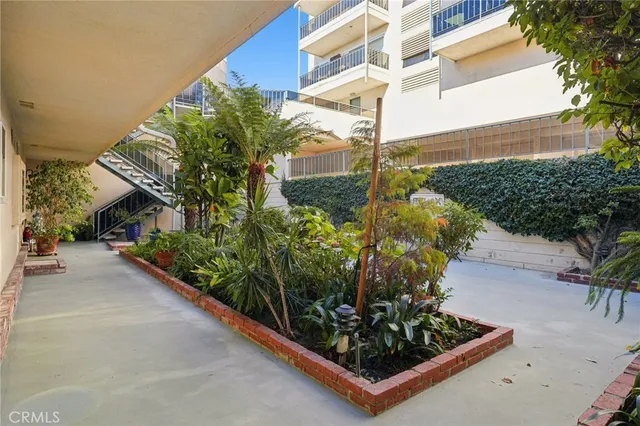 $1,250,000 | 240 Moss Street, Unit 2, Laguna Beach, CA 92651