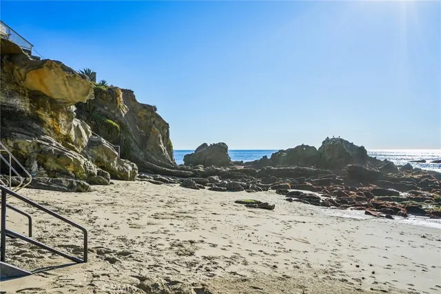 $1,250,000 | 240 Moss Street, Unit 2, Laguna Beach, CA 92651