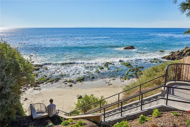 $1,250,000 | 240 Moss Street, Unit 2, Laguna Beach, CA 92651