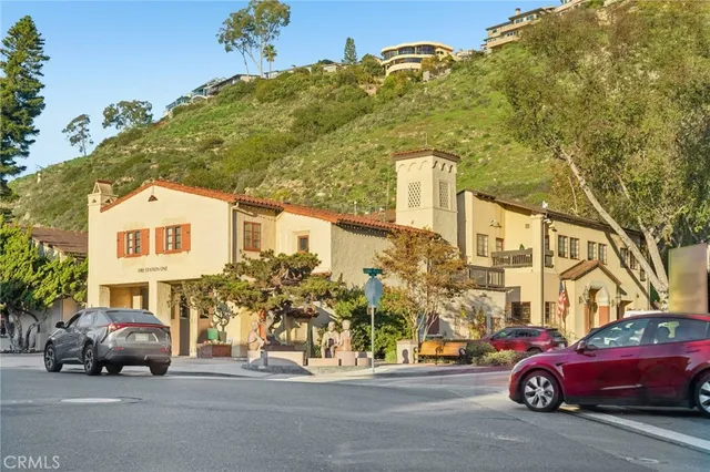 $1,250,000 | 240 Moss Street, Unit 2, Laguna Beach, CA 92651