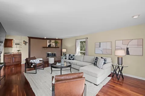 $900,000 | 26 Brandywine Road, South Barrington, IL 60010