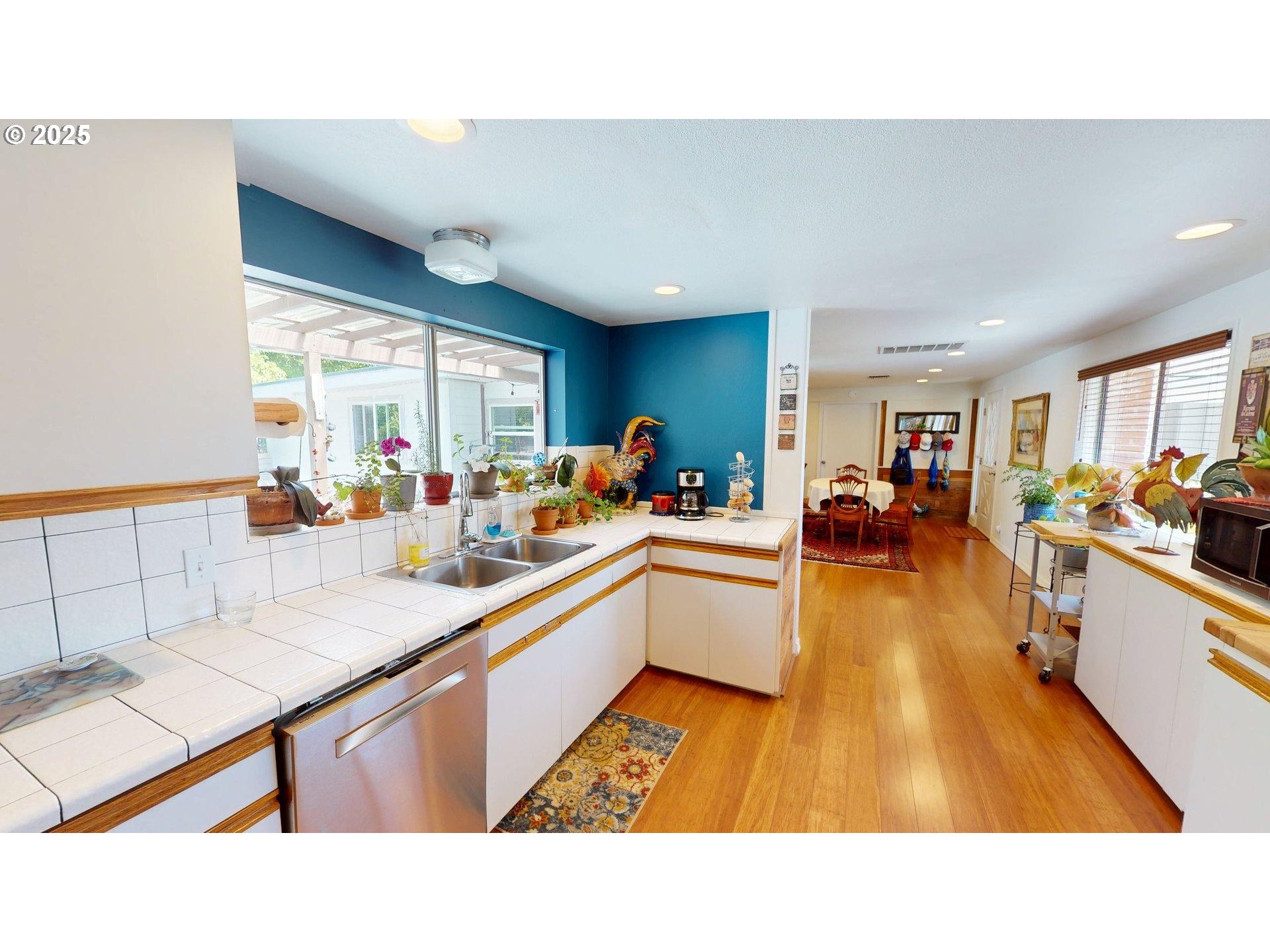 95169 Vista Loop Gold Beach, OR 97444 - Photo 12 of 47 Kitchen