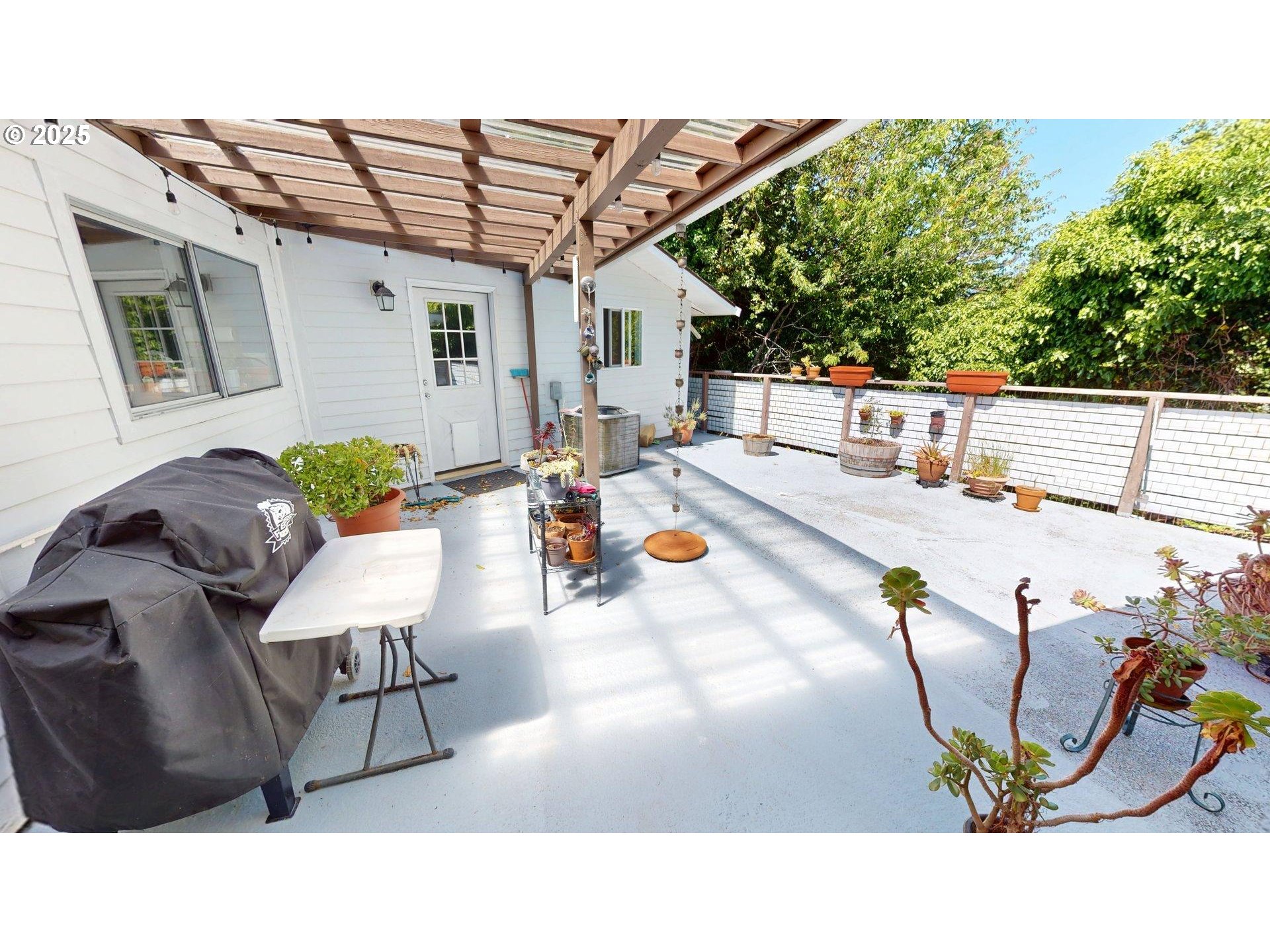 95169 Vista Loop Gold Beach, OR 97444 - Photo 30 of 47 Patio