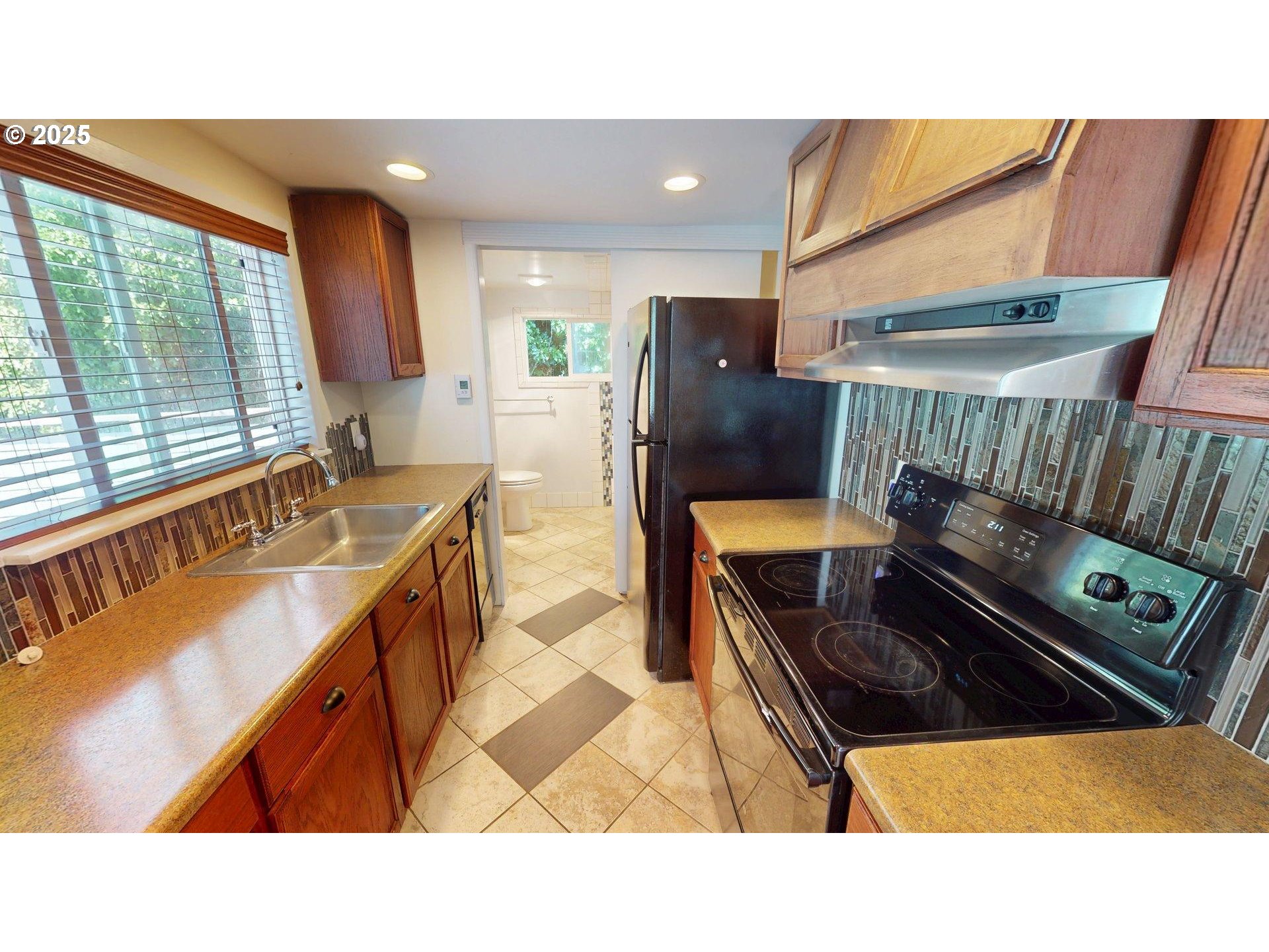 95169 Vista Loop Gold Beach, OR 97444 - Photo 36 of 47 Kitchen
