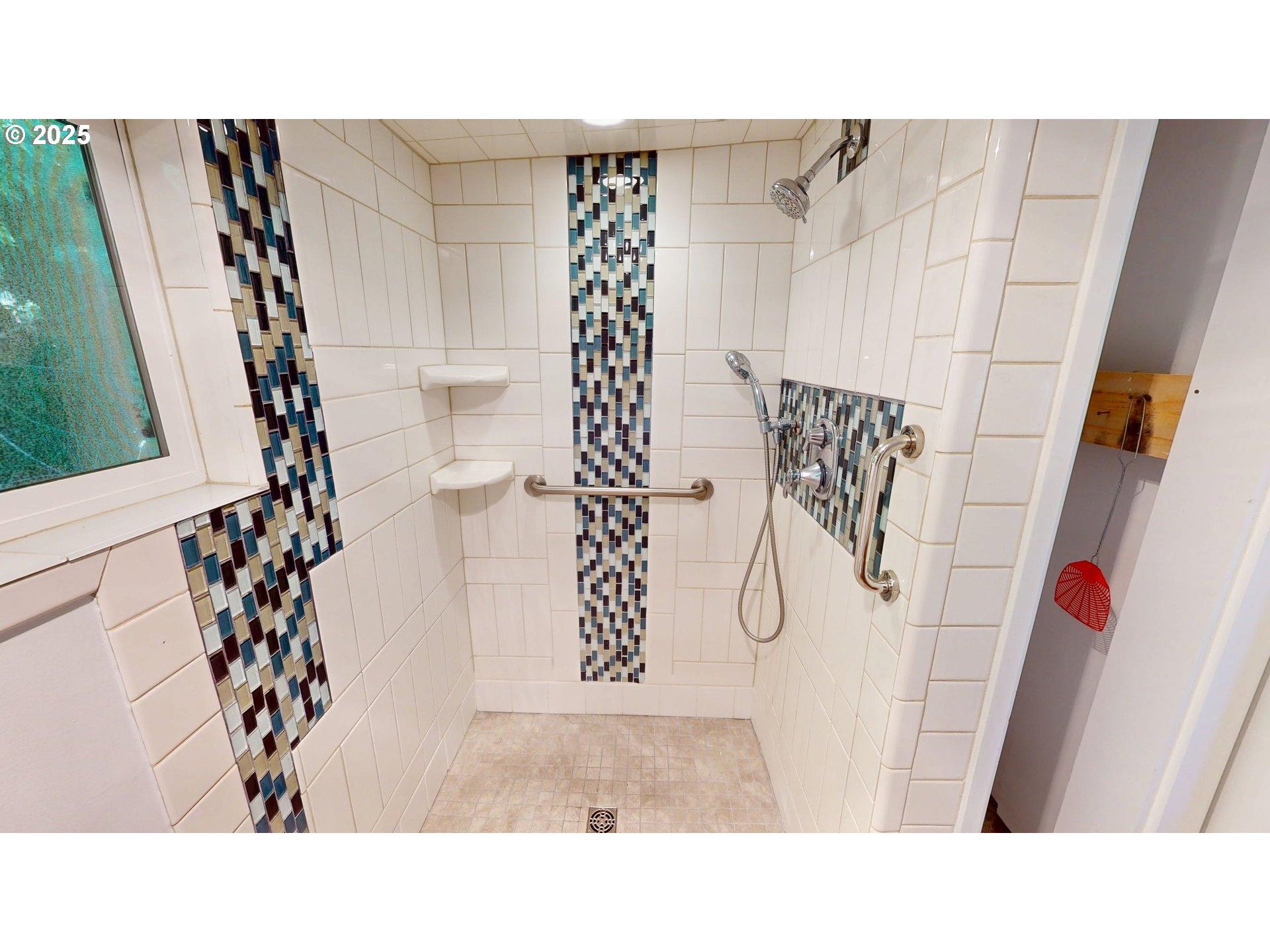 95169 Vista Loop Gold Beach, OR 97444 - Photo 41 of 47 Bathroom