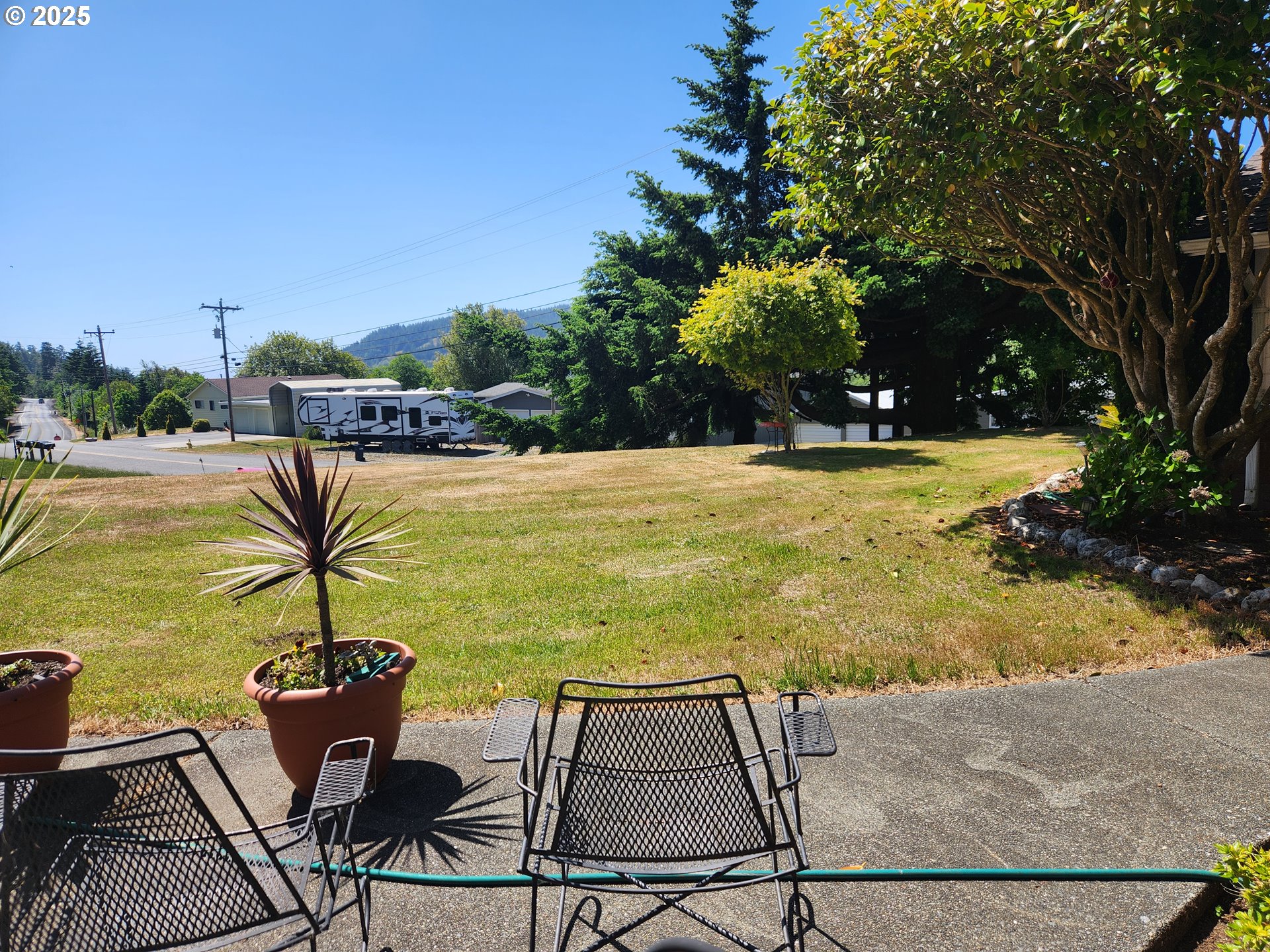 95169 Vista Loop Gold Beach, OR 97444 - Photo 5 of 47 Front Yard