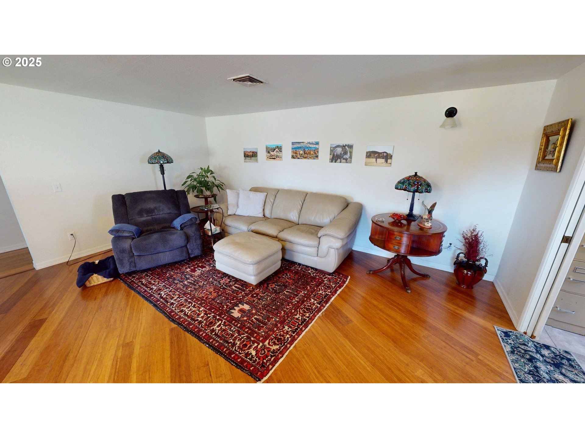 95169 Vista Loop Gold Beach, OR 97444 - Photo 6 of 47 Living Room