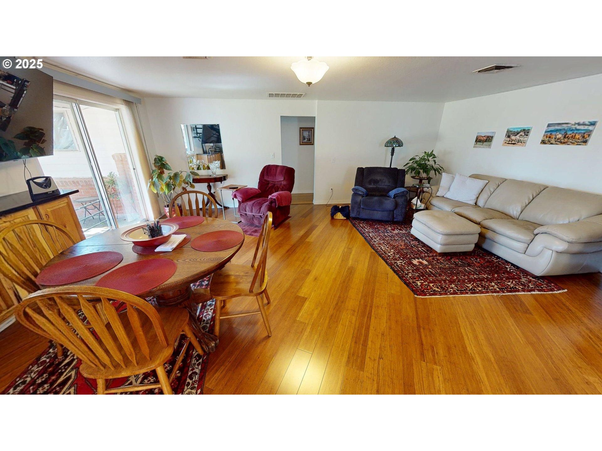 95169 Vista Loop Gold Beach, OR 97444 - Photo 7 of 47 Living Room