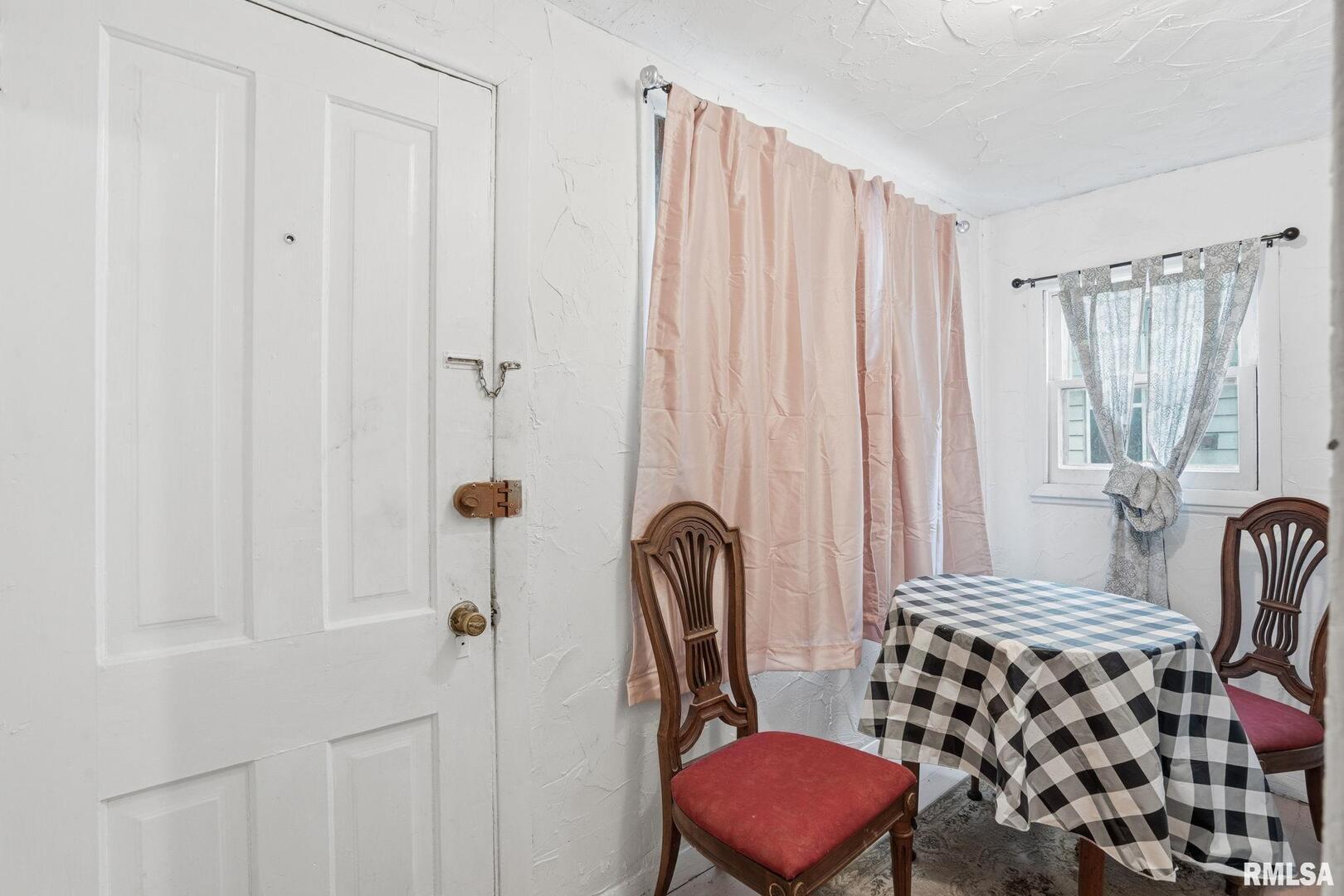 903 17th Street Rock Island, IL 61201 - Photo 13 of 24