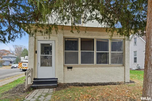 $77,000 | 903 17th Street, Rock Island, IL 61201