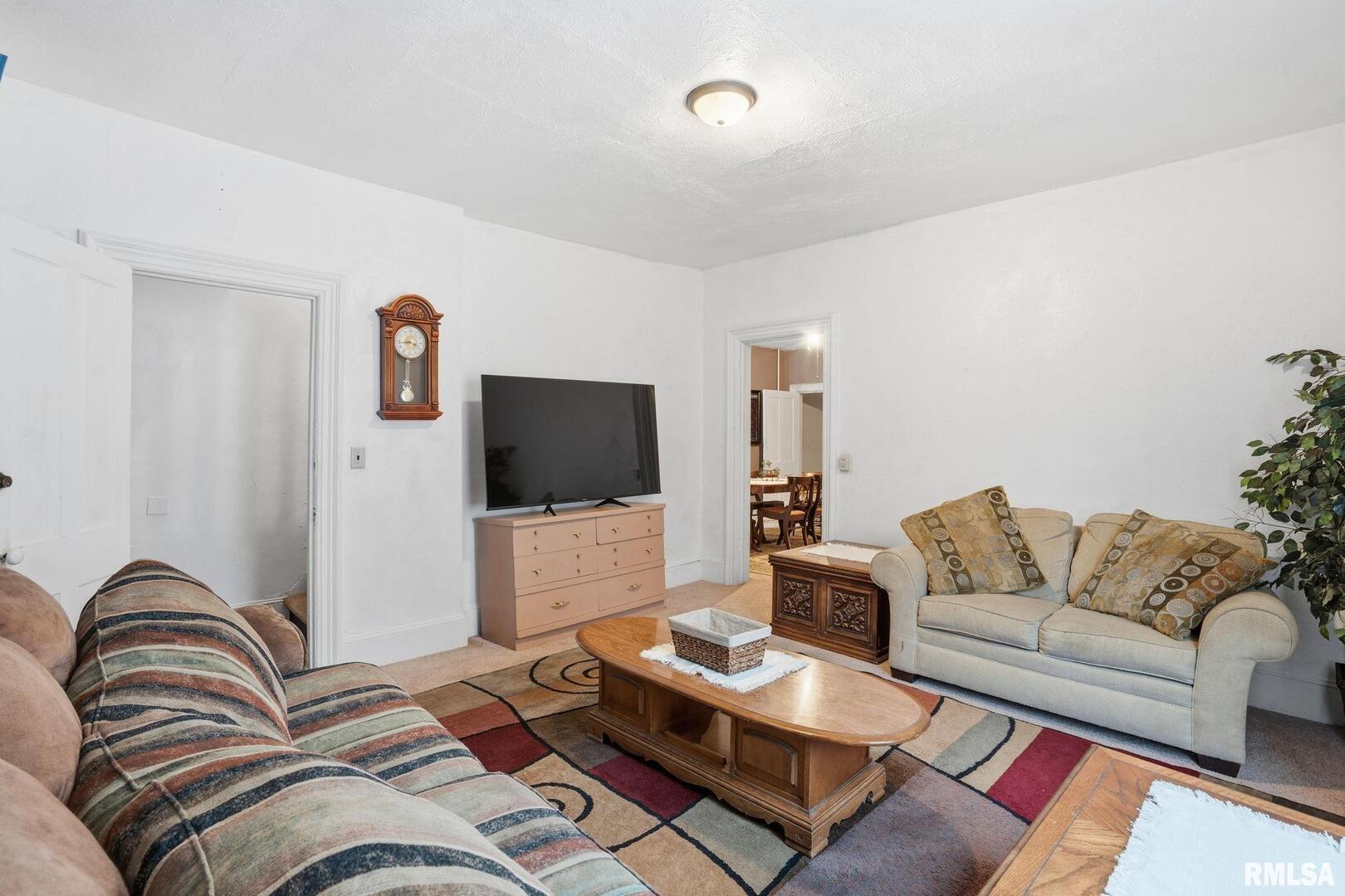 903 17th Street Rock Island, IL 61201 - Photo 5 of 24