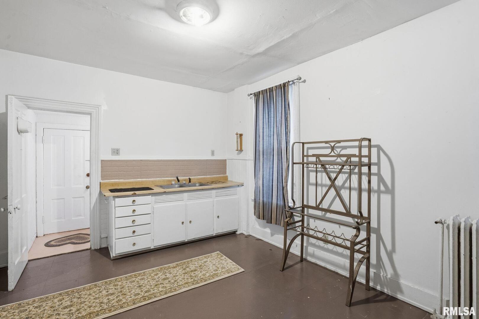 903 17th Street Rock Island, IL 61201 - Photo 10 of 24