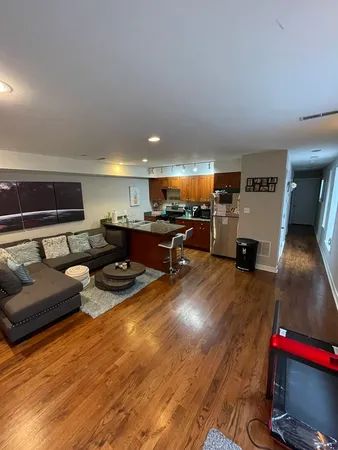 $2,595 | 1431 West Cortez Street, Unit 1R, Chicago, IL 60642