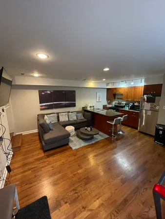 $2,595 | 1431 West Cortez Street, Unit 1R, Chicago, IL 60642