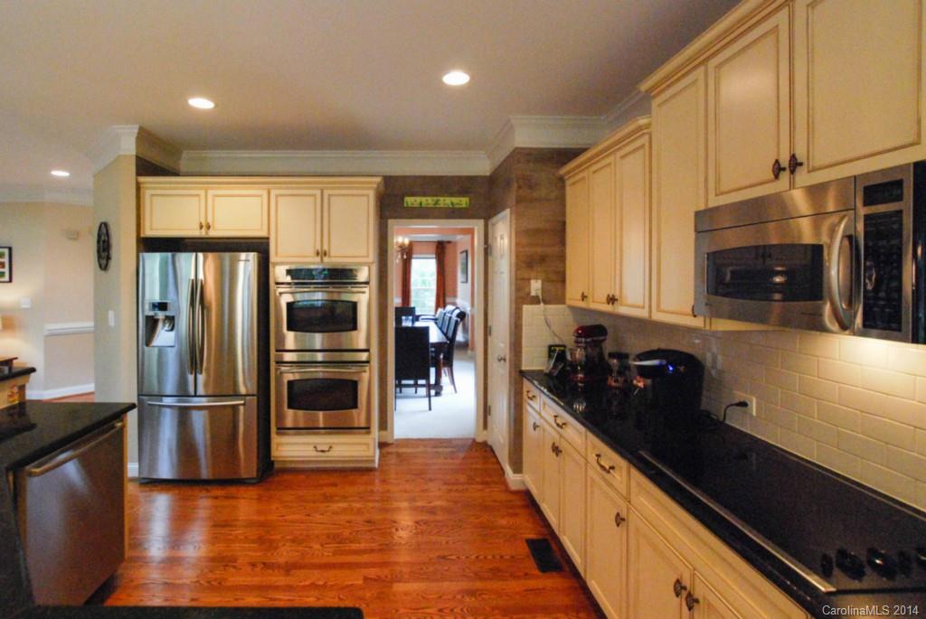 17028 Turtle Point Road Charlotte, NC 28278 - Photo 7 of 24 Gallery Image 7