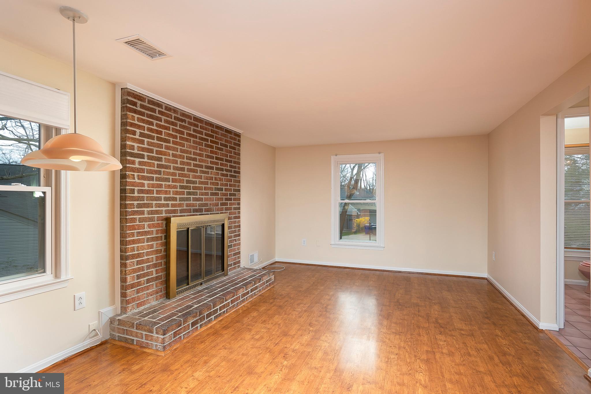 6239 Plaited Reed Columbia, MD 21044 - Photo 16 of 36 Family Room