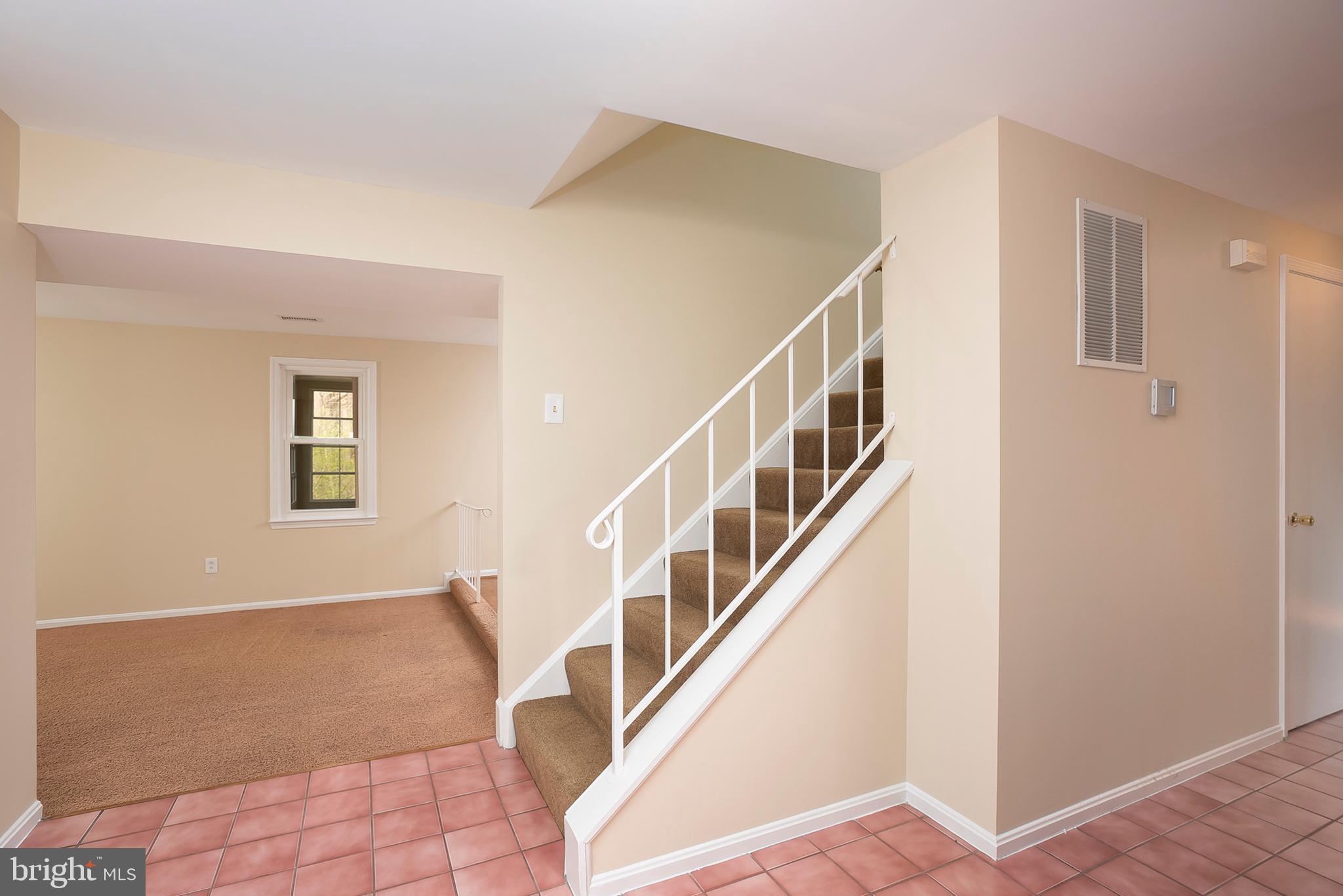 6239 Plaited Reed Columbia, MD 21044 - Photo 5 of 36 Foyer