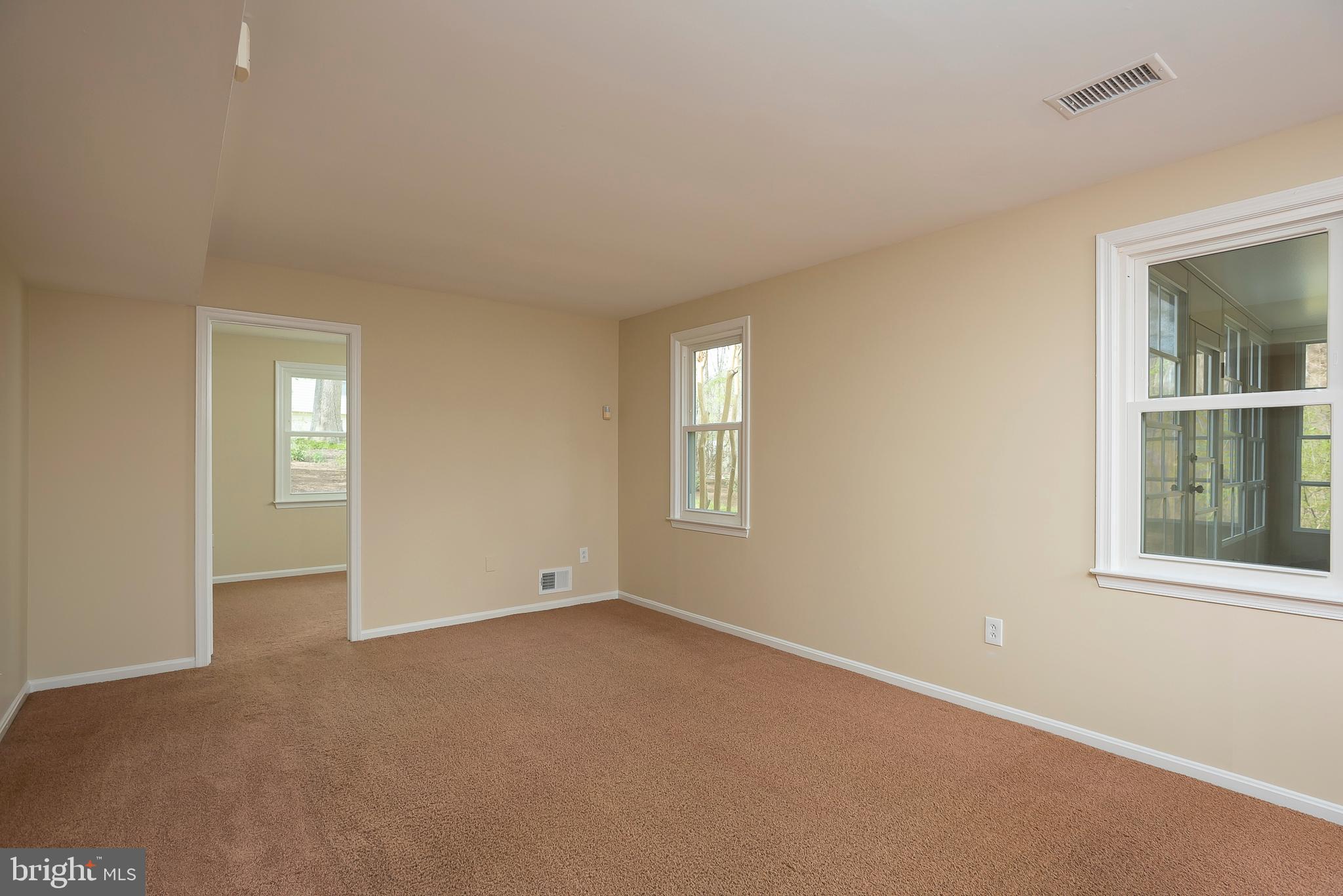 6239 Plaited Reed Columbia, MD 21044 - Photo 7 of 36 Living Room