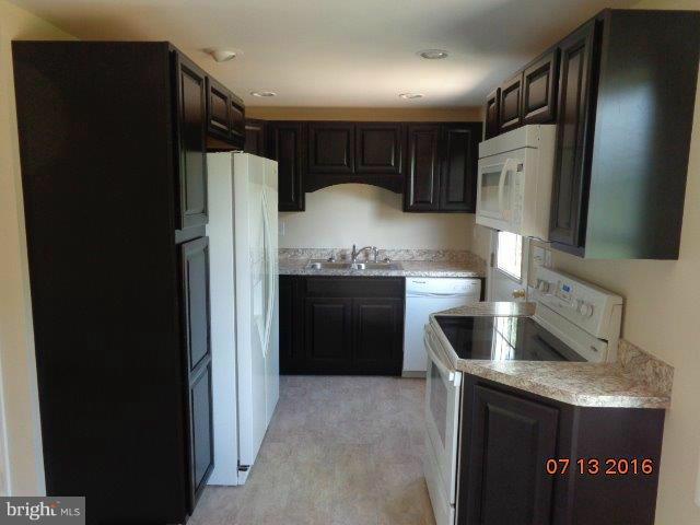 16132 Shaffer Road Sharpsburg, MD 21782 - Photo 5 of 24 Kitchen