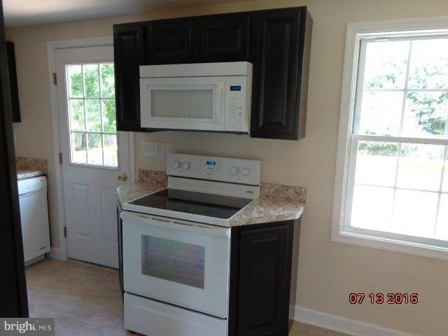 16132 Shaffer Road Sharpsburg, MD 21782 - Photo 6 of 24 Kitchen