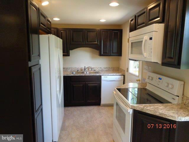 16132 Shaffer Road Sharpsburg, MD 21782 - Photo 8 of 24 Kitchen